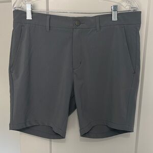 Excellent condition, Men’s Primo 7” golf short in Ash Gray - 34
